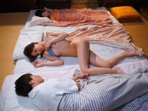 Các cặp đôi 4P đổi trò chơi tán tỉnh đầu tiên bằng cách cưỡi lên mặt nhau và liếm âm hộ của nhau rồi lần lượt lên trên và vào trong