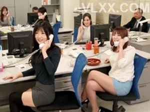 Em gái mông bự ngửa lồn cho anh họ húp cạn nước lồn