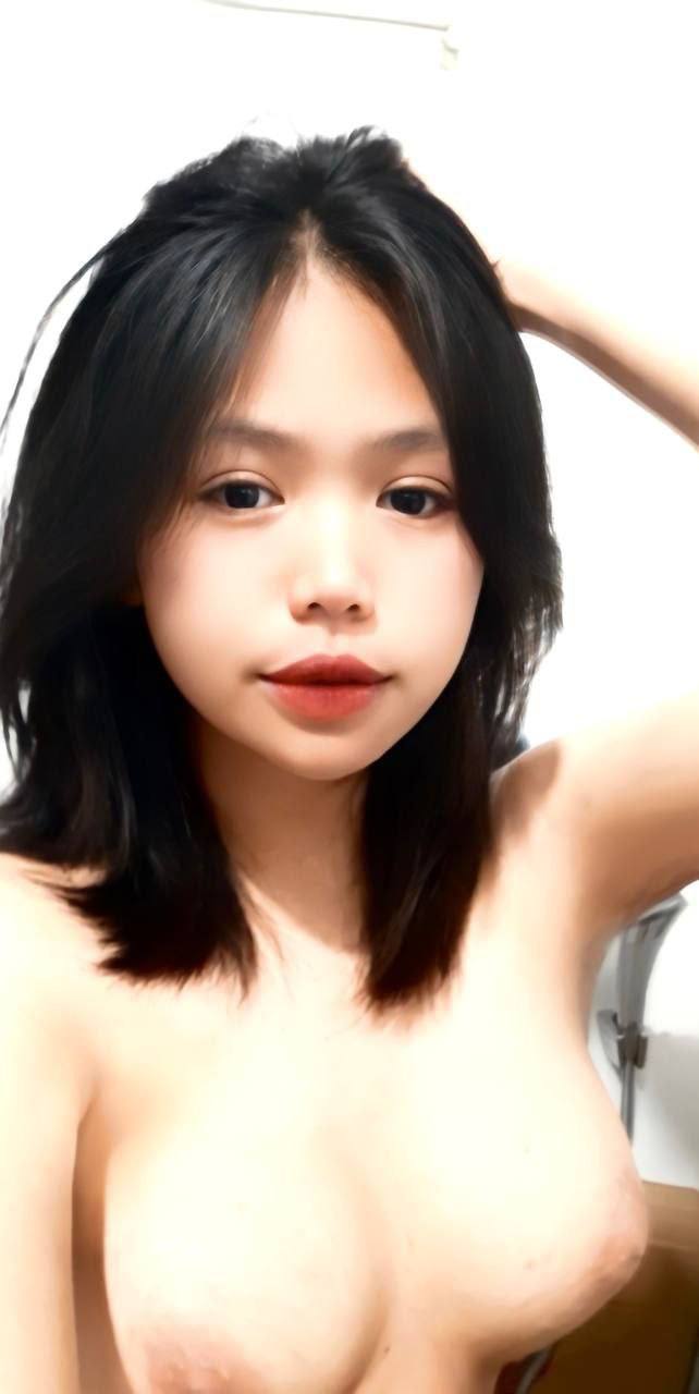 Bịt mắt em gái rồi lừa bú buồi cực đã